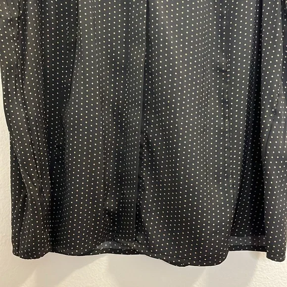 Banana Republic Top in Black and Tan Polka Dots size Petite Medium - Picture 6 of 6